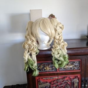 Blonde green twin tail wig 💚